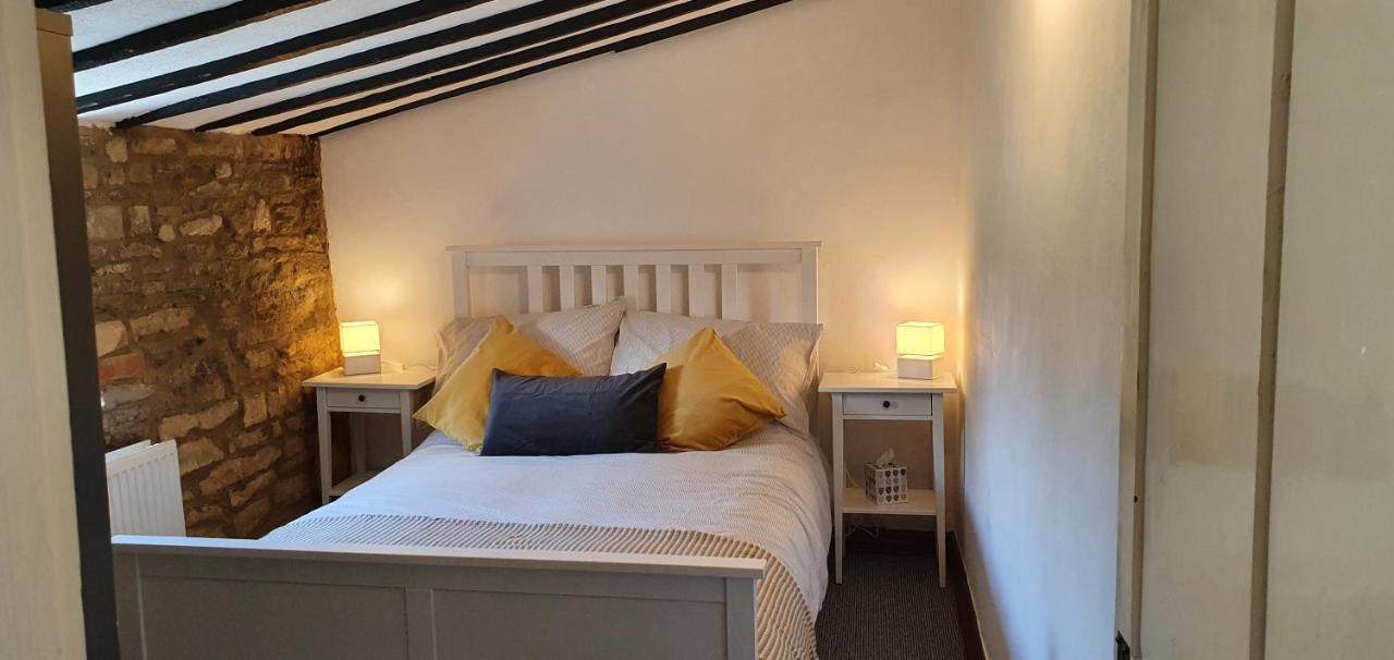 Quirky Cottage - Dogs Welcome Corsham Buitenkant foto
