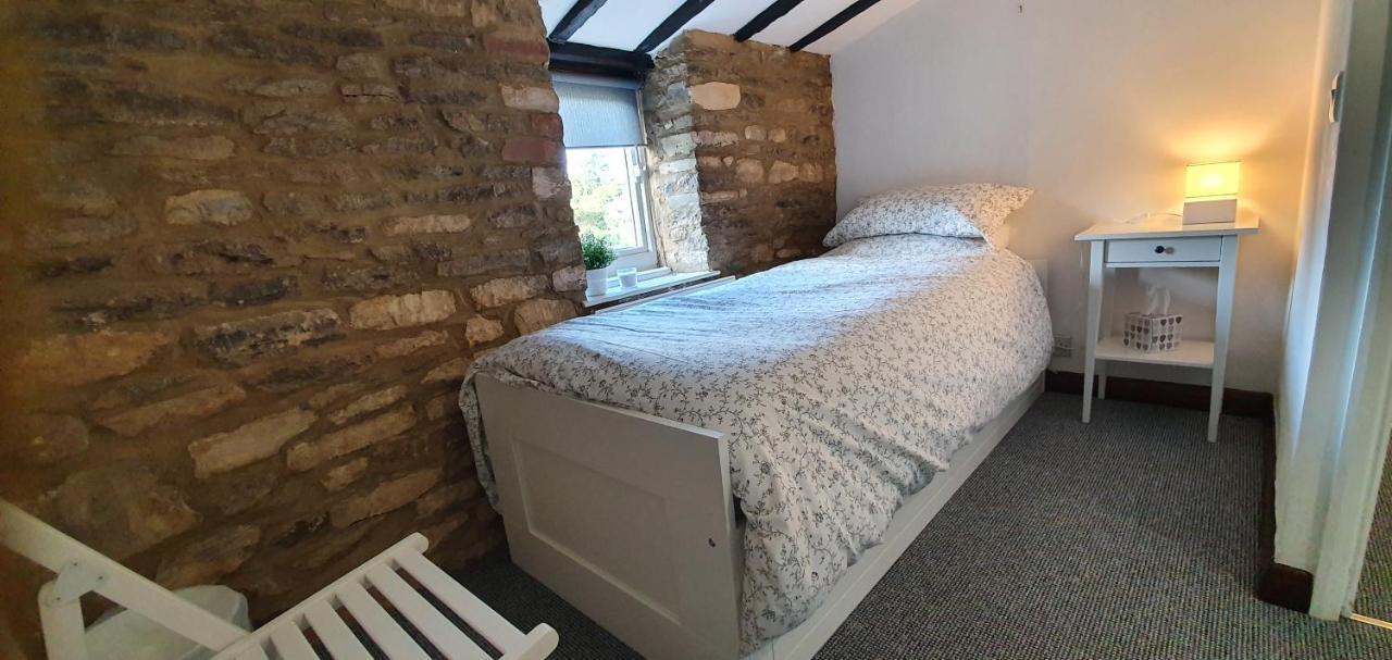 Quirky Cottage - Dogs Welcome Corsham Buitenkant foto